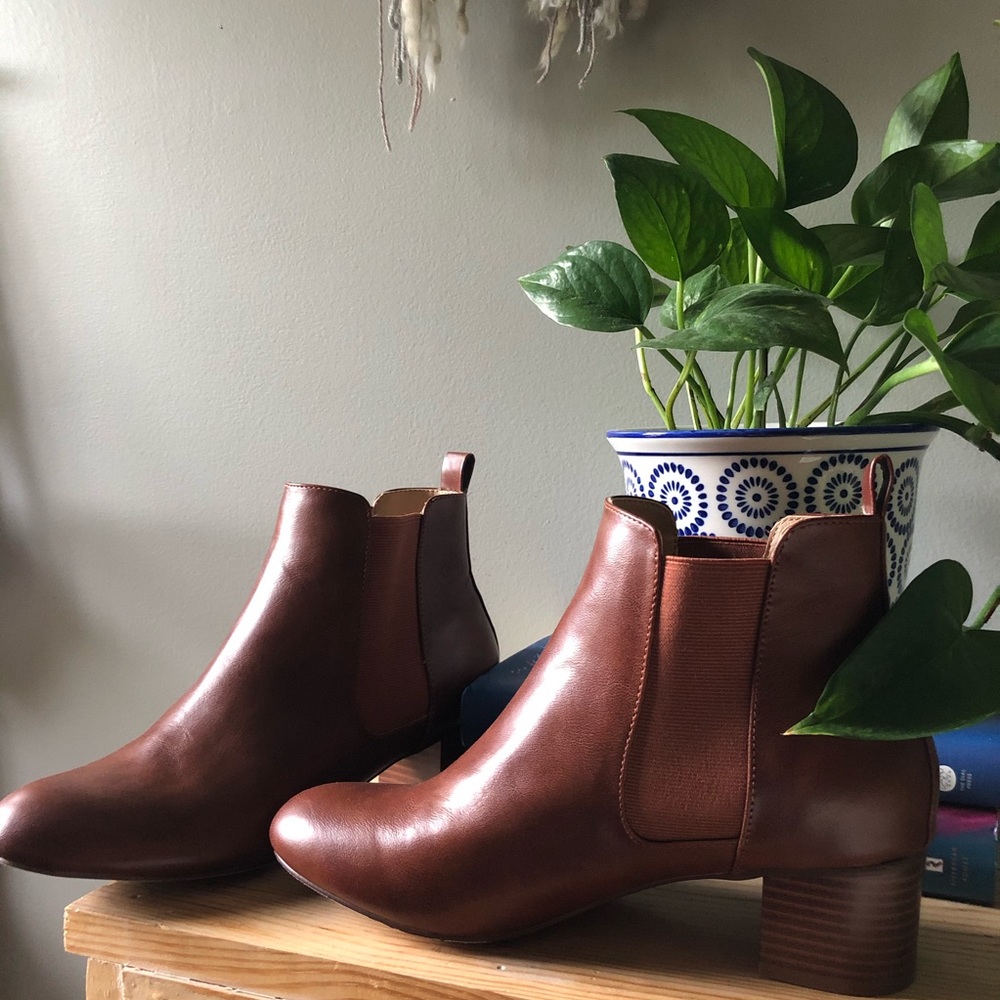 Brand New Chelsea Boots